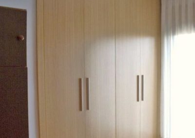armario puertas abatibles madera sencillo granada 1