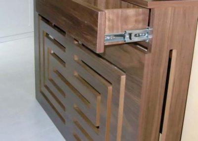 cubreradiadorcon cajones diseño moderno madera decuore 1